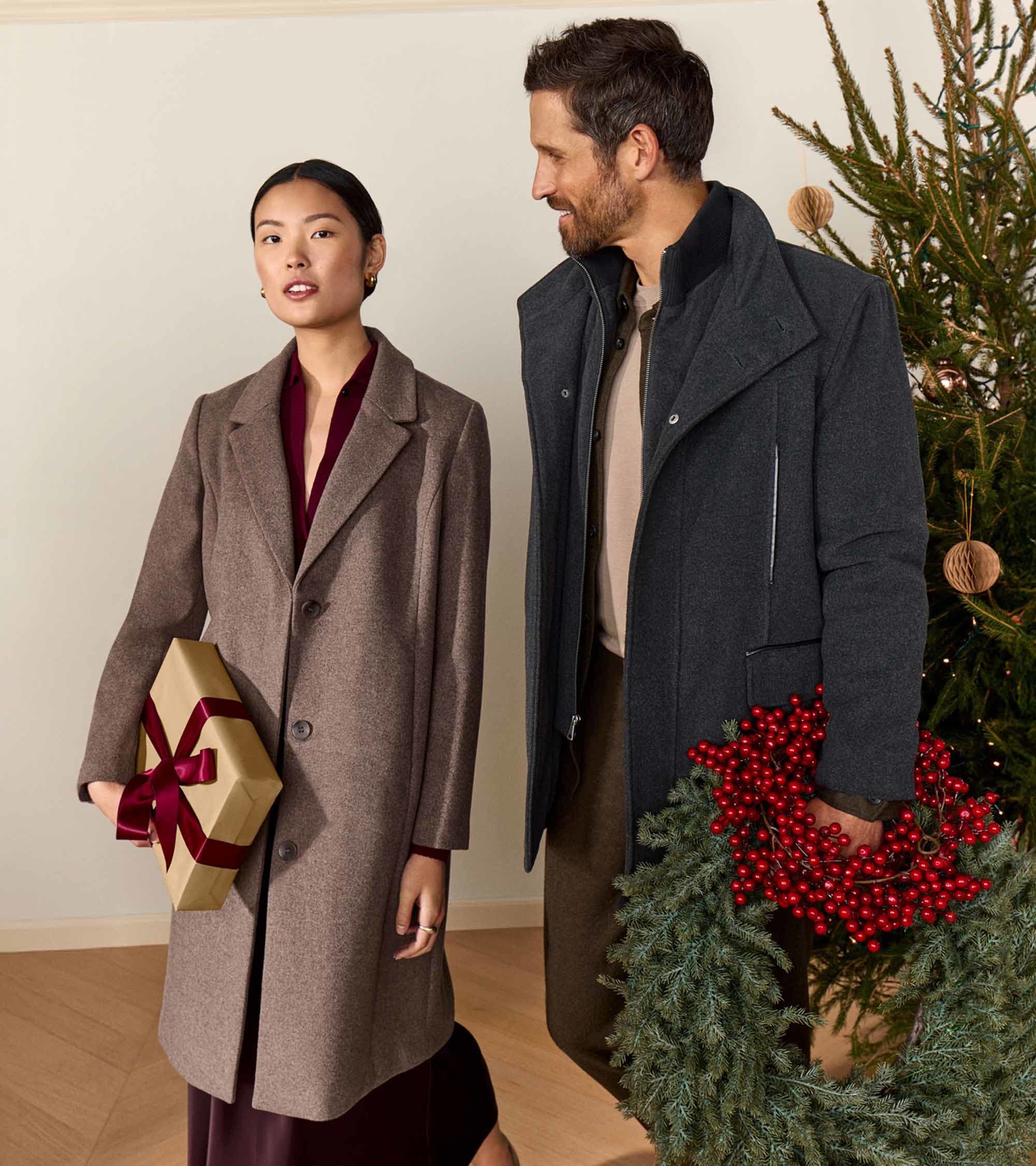 Women's Knotch Lapel Wool Coat - Image 2